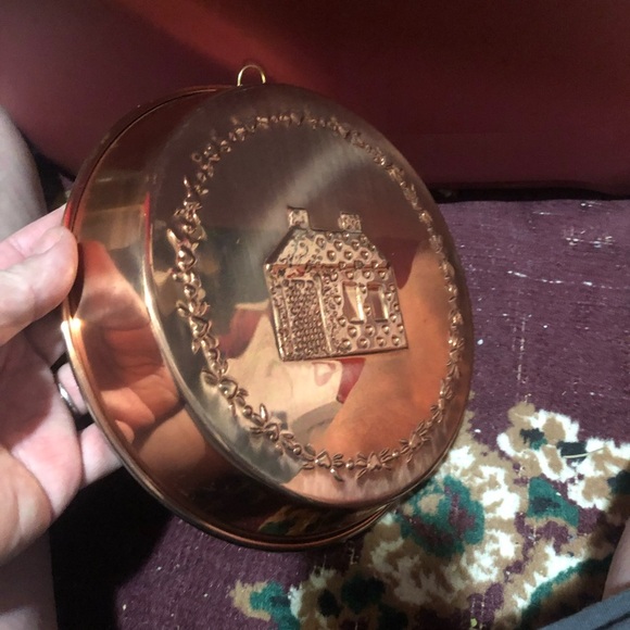 Vintage copper jello mold, brass hook, tin lining- kitchen wall display - used - Picture 7 of 8
